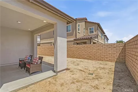 Exterior - 575 Patten Ave, Placentia, CA 92870 photo 6 of 13