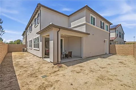 Exterior - 575 Patten Ave, Placentia, CA 92870 photo 5 of 13
