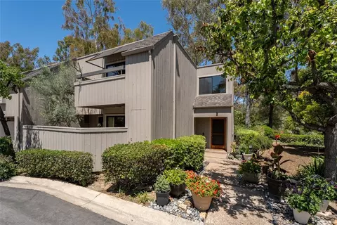 2 Rocky Gln, Irvine, CA 92603