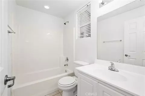 Bath - 19459 Hebron Ct, Riverside, CA 92508 photo 1 of 2