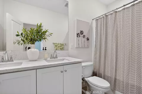 Bath - 12232 Blue Sky Ct, Whittier, CA 90602 photo 3 of 3