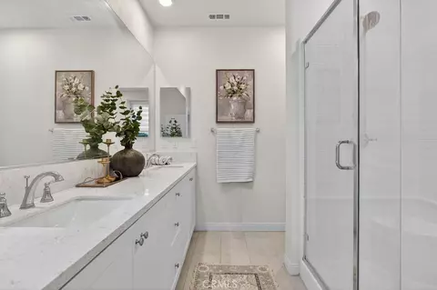 Bath - 12232 Blue Sky Ct, Whittier, CA 90602 photo 1 of 3