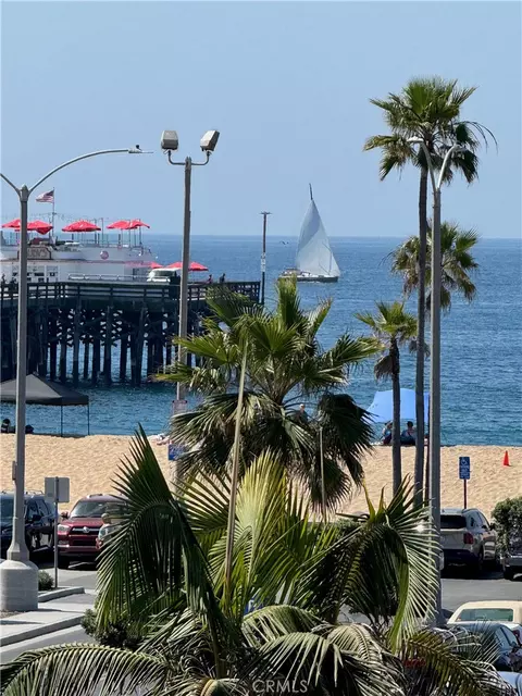 600 E Oceanfront #3 B, Newport Beach, CA 92661