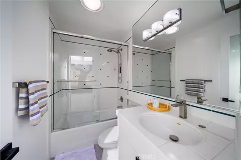 Bath - 35381 Beach, Dana Point, CA 92624 photo 4 of 5