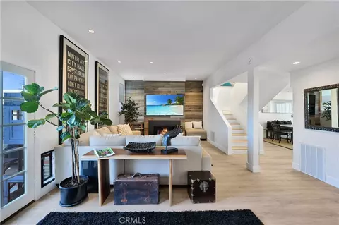 811 W 15th #2B, Newport Beach, CA 92663