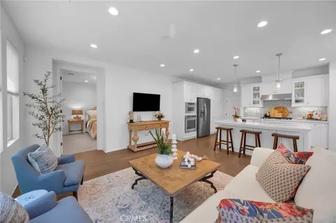 61 Garcilla Dr, Rancho Mission Viejo, CA 92694