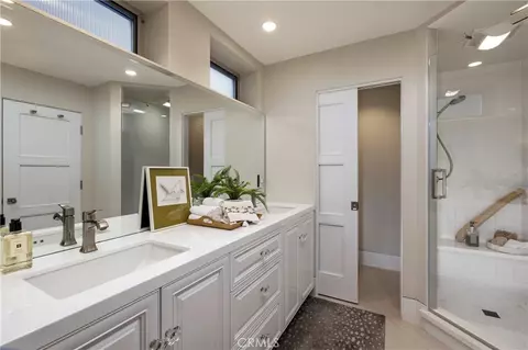 Bath - 5517 E Ocean, Long Beach, CA 90803 photo 2 of 5