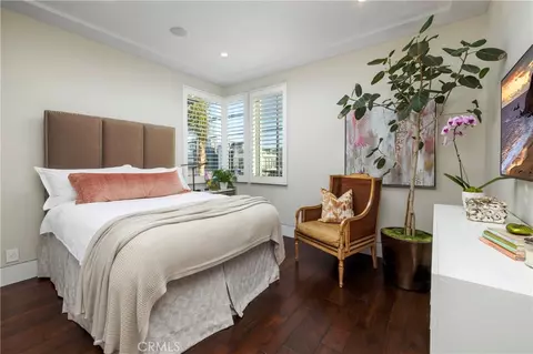 Bedroom - 5517 E Ocean, Long Beach, CA 90803 photo 2 of 2