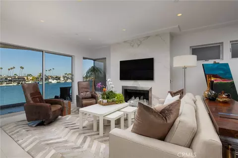 Living - 5517 E Ocean, Long Beach, CA 90803 photo 3 of 4