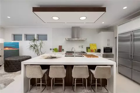 Kitchen - 5517 E Ocean, Long Beach, CA 90803 photo 3 of 4