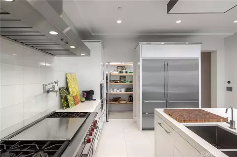 Kitchen - 5517 E Ocean, Long Beach, CA 90803 photo 4 of 4