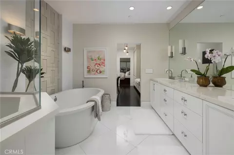 Bath - 5517 E Ocean, Long Beach, CA 90803 photo 5 of 5