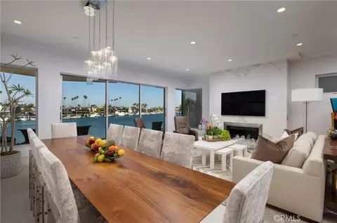 Dining - 5517 E Ocean, Long Beach, CA 90803 photo 4 of 4