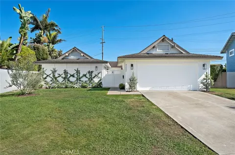 9202 Aloha Dr, Huntington Beach, CA 92646