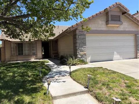 Exterior - 25420 Sheffield Ln, Saugus, CA 91350 photo 2 of 6