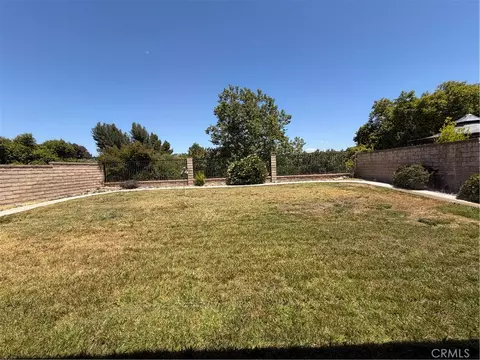 Exterior - 25420 Sheffield Ln, Saugus, CA 91350 photo 6 of 6