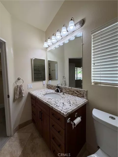 Bath - 25420 Sheffield Ln, Saugus, CA 91350 photo 3 of 4