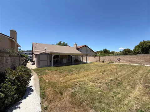 Exterior - 25420 Sheffield Ln, Saugus, CA 91350 photo 5 of 6