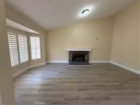 Living - 25420 Sheffield Ln, Saugus, CA 91350 photo 2 of 7