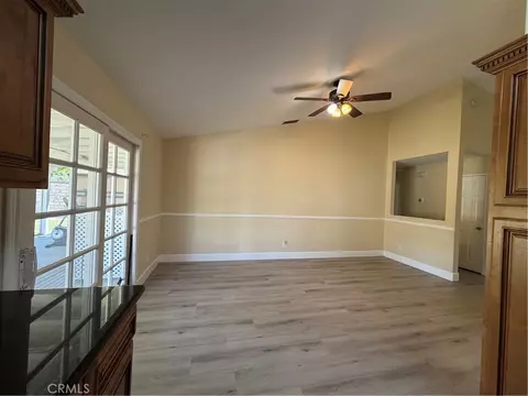 Living - 25420 Sheffield Ln, Saugus, CA 91350 photo 4 of 7