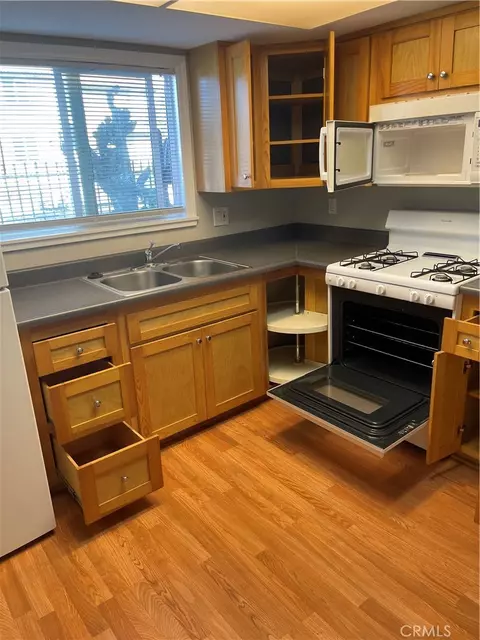 Kitchen - 5746 Tilton, Jurupa Valley, CA 92509 photo 12 of 15