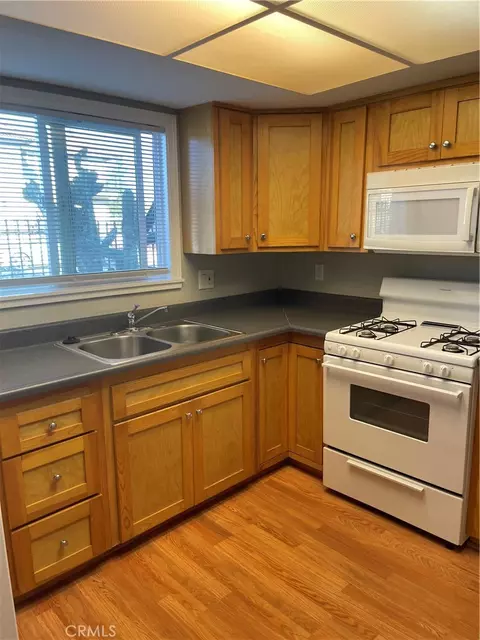 Kitchen - 5746 Tilton, Jurupa Valley, CA 92509 photo 11 of 15