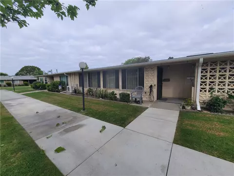 13561 Medinac M5-70e Ln, Seal Beach, CA 90740