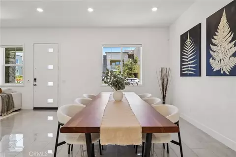 Dining - 337 Abacus, Irvine, CA 92618 photo 2 of 5