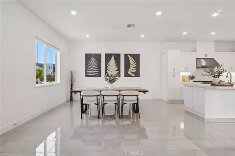 Dining - 337 Abacus, Irvine, CA 92618 photo 4 of 5