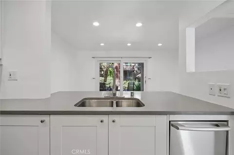 Kitchen - 288 Tangelo, Irvine, CA 92618 photo 4 of 5