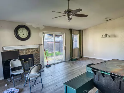 Living - 540 Fairview Dr, Gridley, CA 95948 photo 3 of 4
