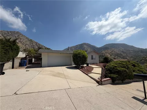 13868 Tucker Ave, Sylmar, CA 91342