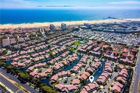 7946 Waterfall Cir, Huntington Beach, CA 92648