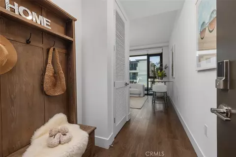 Entry Way - 709 E Walnut St #315, Pasadena, CA 91101 photo 1 of 2