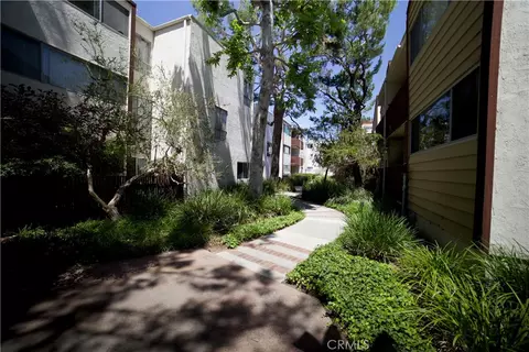 6050 Canterbury Dr #F108, Culver City, CA 90230
