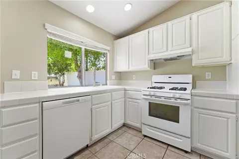 Kitchen - 31337 Huron St, Temecula, CA 92592 photo 2 of 2