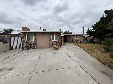 9841 W Chanticleer Rd, Anaheim, CA 92804