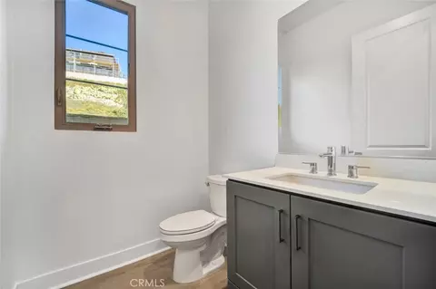 Bath - 100 Whisper Rock, Irvine, CA 92602 photo 5 of 5