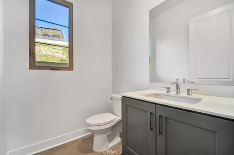 Bath - 100 Whisper Rock, Irvine, CA 92602 photo 5 of 5
