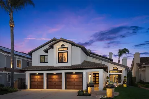 25881 Cedarbluff, Laguna Hills, CA 92653