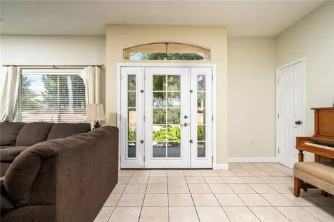Entry Way - 16639 Fox Gln, Riverside, CA 92504 photo 3 of 5