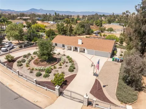 View/Area - 16639 Fox Gln, Riverside, CA 92504 photo 2 of 5