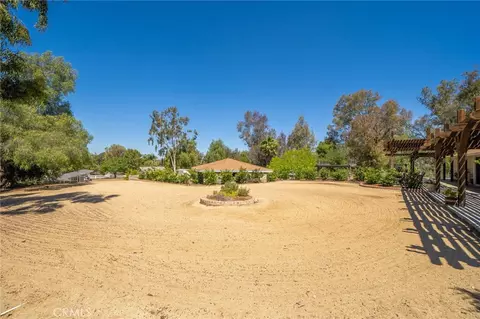 Exterior - 16639 Fox Gln, Riverside, CA 92504 photo 5 of 23
