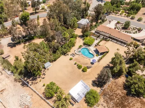 View/Area - 16639 Fox Gln, Riverside, CA 92504 photo 3 of 5