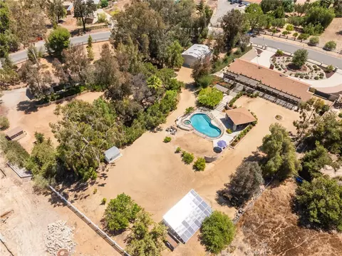 View/Area - 16639 Fox Gln, Riverside, CA 92504 photo 3 of 5