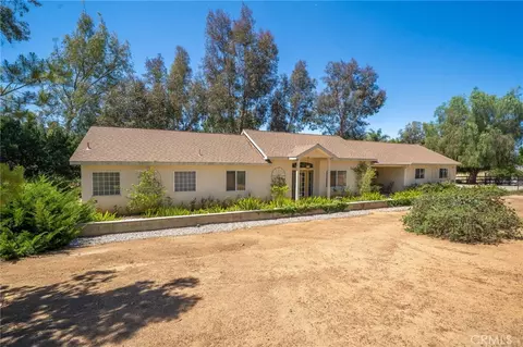 Exterior - 16639 Fox Gln, Riverside, CA 92504 photo 18 of 23