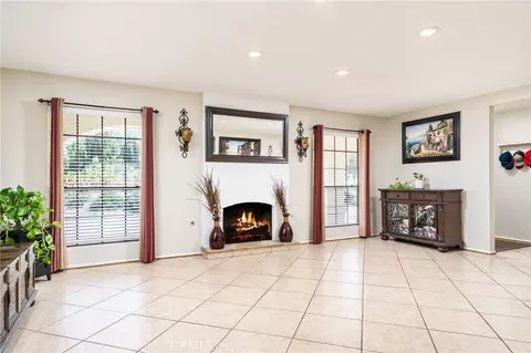 Living - 16639 Fox Gln, Riverside, CA 92504 photo 2 of 4