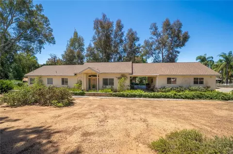 Exterior - 16639 Fox Gln, Riverside, CA 92504 photo 19 of 23