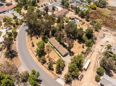 View/Area - 16639 Fox Gln, Riverside, CA 92504 photo 4 of 5