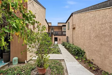Exterior - 7890 E Spring St #11E, Long Beach, CA 90815 photo 1 of 7